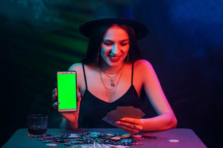 Pengguna memasukkan data login melalui perangkat mobile dengan layar aplikasi bintang88